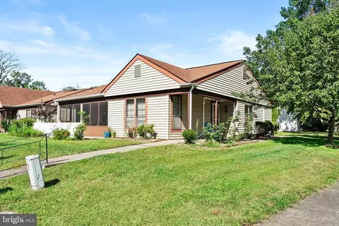 668 C Farrington Ct, Manchester, NJ 08759
