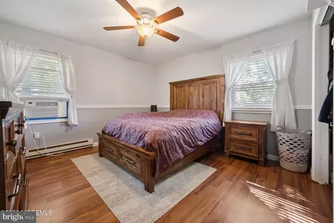 Bedroom - 1806 Ridge Rd, Forked River, NJ 08731 photo 2 of 4