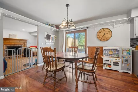 Dining - 1806 Ridge Rd, Forked River, NJ 08731 photo 2 of 2