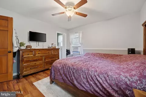 Bedroom - 1806 Ridge Rd, Forked River, NJ 08731 photo 3 of 4