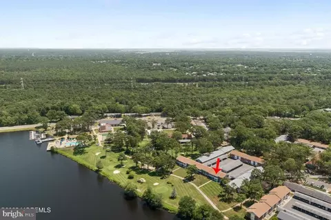 39 E Cambridge Ct, Lakewood, NJ 08701