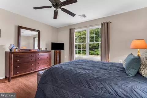 Bedroom - 9 Brookdale Ct, Forked River, NJ 08731 photo 3 of 5