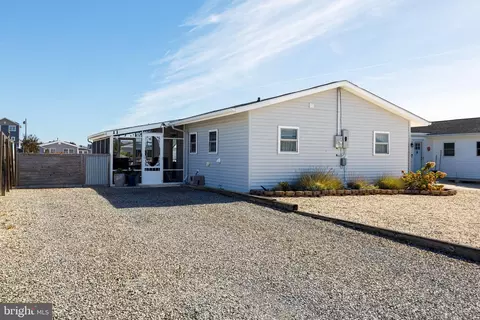 11 S Portland Dr, Tuckerton, NJ 08087