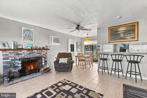 11 Sylvia Ln, Manahawkin, NJ 08050