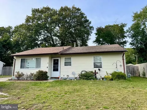 209 Lake Crystalbrook Dr, Little Egg Harbor Twp, NJ 08087