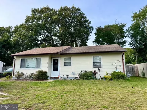 209 Lake Crystalbrook Dr, Little Egg Harbor Twp, NJ 08087