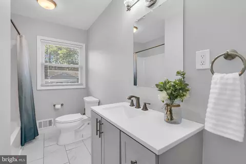 Bath - 1269 Olds St, Forked River, NJ 08731 photo 1 of 1