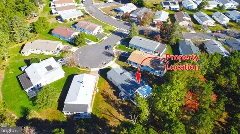 6 Lagos Ct, Toms River, NJ 08757