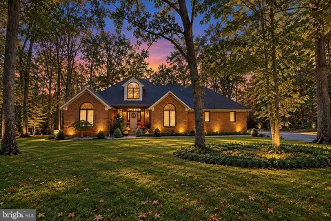 1 Oak Leaf Dr, New Egypt, NJ 08533