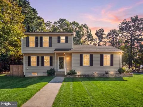 579 Coral Ln, Manahawkin, NJ 08050