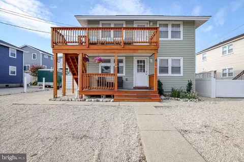 4 E 52nd St, Long Beach, NJ 08008
