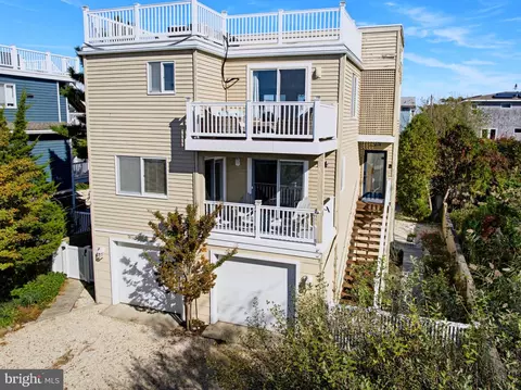 14 E 8 St, Barnegat Light, NJ 08006