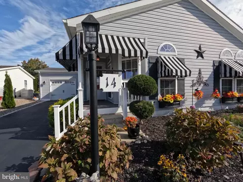 14 Lumberton Ave, Manahawkin, NJ 08050