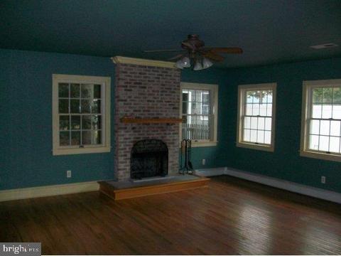 204 Conifer Dr, Forked River, NJ 08731 photo 2