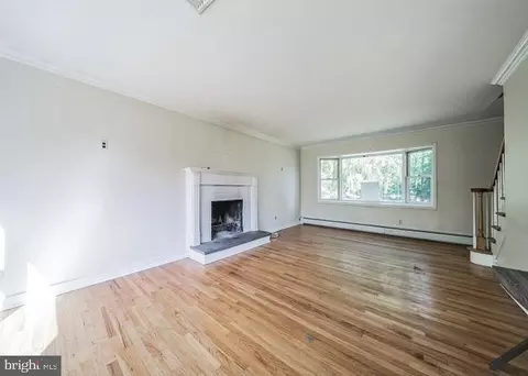Living - 10 Baldwin Ter, Wayne, NJ 07470 photo 3 of 6
