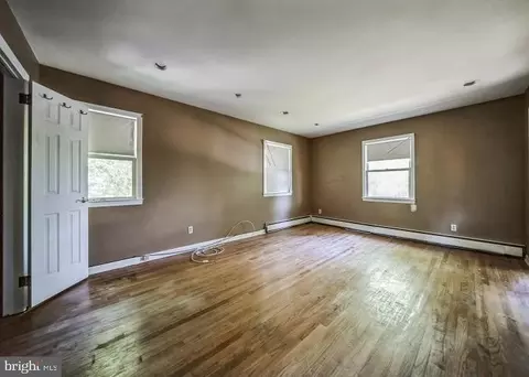 Living - 10 Baldwin Ter, Wayne, NJ 07470 photo 1 of 6