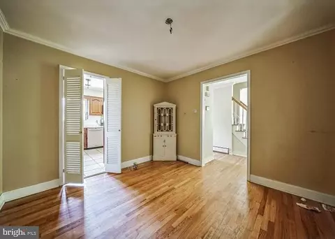 Living - 10 Baldwin Ter, Wayne, NJ 07470 photo 4 of 6