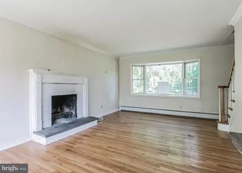 Living - 10 Baldwin Ter, Wayne, NJ 07470 photo 6 of 6