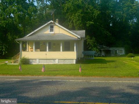 916 Willow Grove Rd, Elmer, NJ 08318