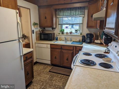 93 E Canal St, Alloway, NJ 08001 photo 14