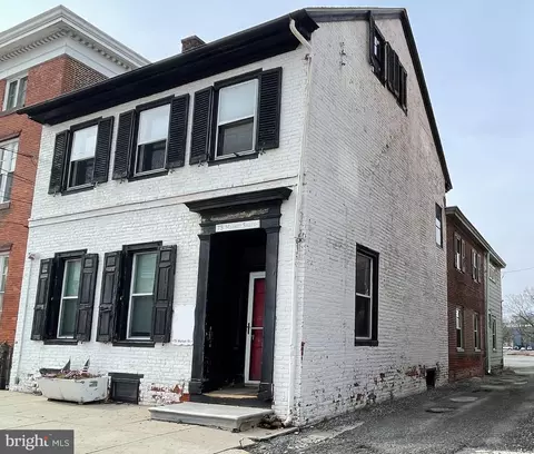 75 Market St, Salem, NJ 08079