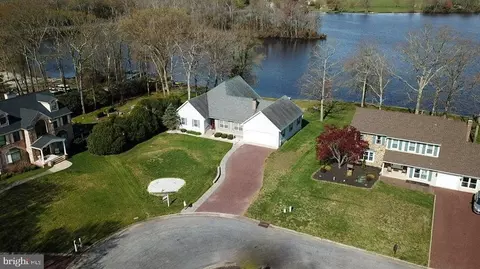 1180 Lake Point Cv, Elmer, NJ 08318