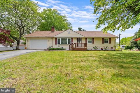297 E St, Carneys Point, NJ 08069