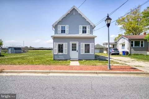 18 Front St, Hancocks Bridge, NJ 08038