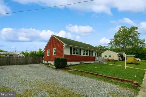 6 Donna Dr, Pedricktown, NJ 08067