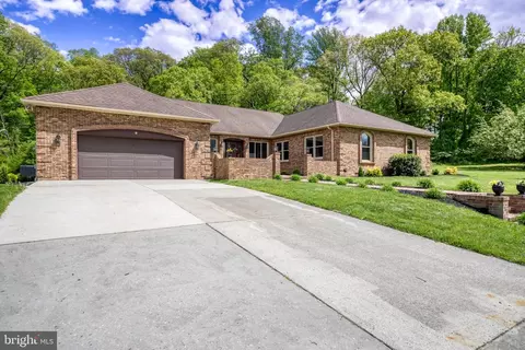 9 Hickory Ln, Woodstown, NJ 08098