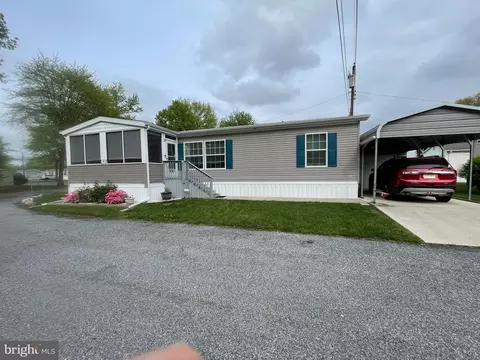 47 Pennington Dr, Pennsville, NJ 08070