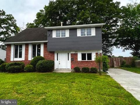 31 Canterbury Dr, Pennsville, NJ 08070