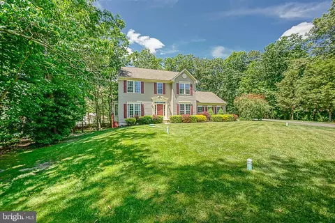 5 Brookshire Ct, Alloway, NJ 08001
