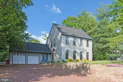 1069 Rainbow Cir, Elmer, NJ 08318