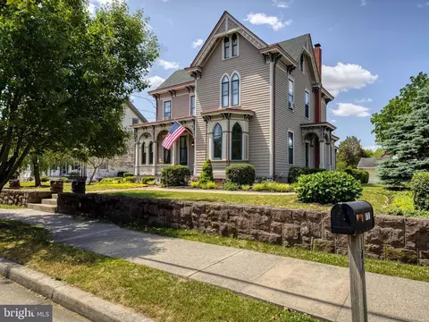 146 S Main St, Elmer, NJ 08318