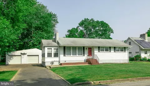 71 Queen Ave, Pennsville, NJ 08070