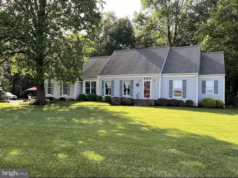 11 Layton Rd, Pilesgrove, NJ 08098