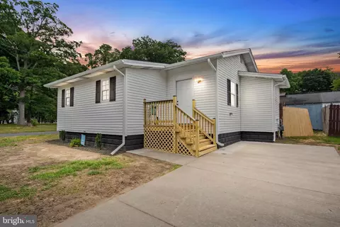 218 Harrison St, Pennsville, NJ 08070