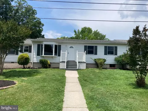 5 Sunset Dr, Pennsville, NJ 08070