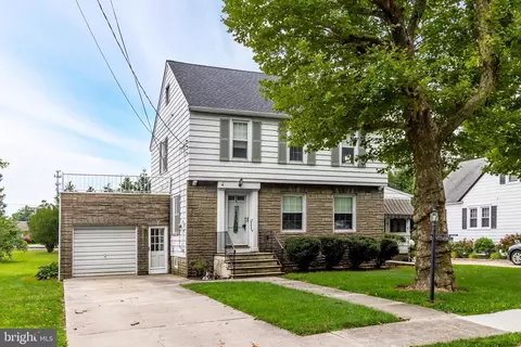 307 Pine St, Carneys Point, NJ 08069