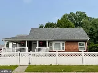 53 Cedar St, Pennsville, NJ 08070