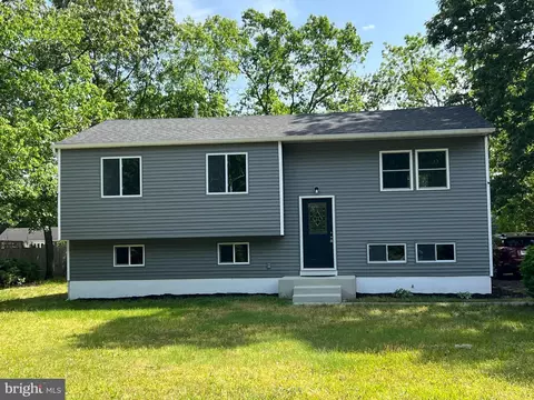 21 Maple Shade Ln, Elmer, NJ 08318