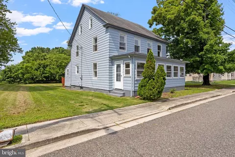 66-68 N Railroad Ave, Pedricktown, NJ 08067