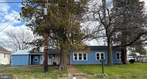 130 Michigan Rd, Pennsville, NJ 08070