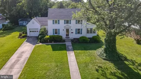 294 Washington Dr, Pennsville, NJ 08070