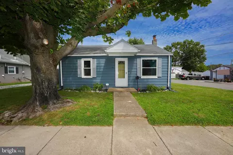 111 E Millbrooke Ave, Woodstown, NJ 08098