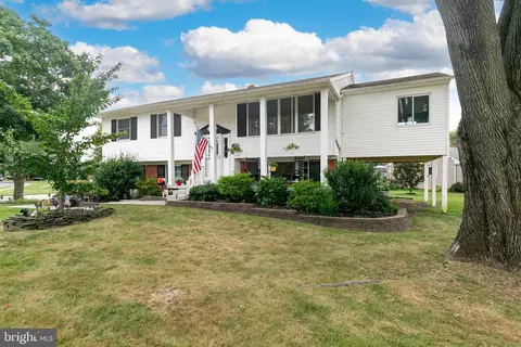 1 Fort Donelson Rd, Pennsville, NJ 08070