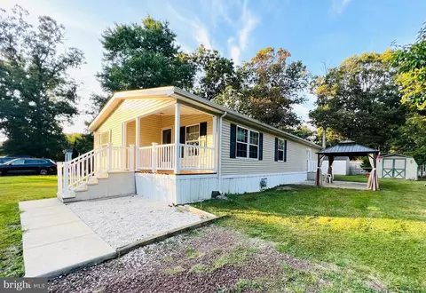 32 Briarwood Ln, Pittsgrove, NJ 08318