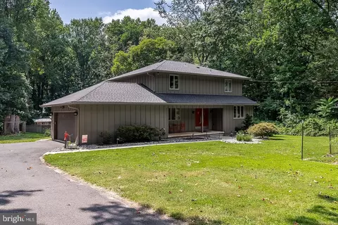 33 Forsythia Ln, Pilesgrove, NJ 08098