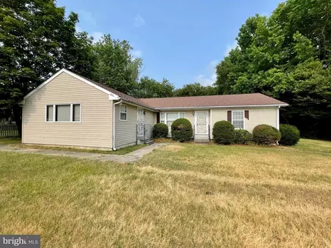 7 Donna Dr, Pedricktown, NJ 08067